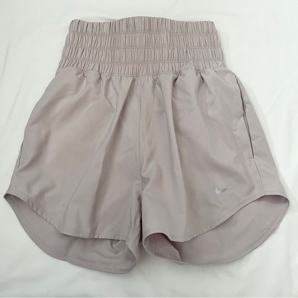 Nike One Women's Dri-FIT Ultra High-Waisted 3" Brief-Lined Shorts gray pink XS